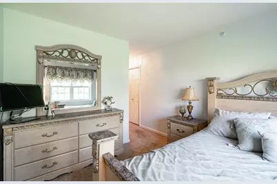 5201 S Tuckaway Blvd, Greenfield, WI 53221 - Photo 19