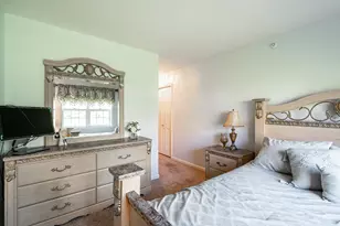 5201 S Tuckaway Blvd, Greenfield, WI 53221 - Photo 19