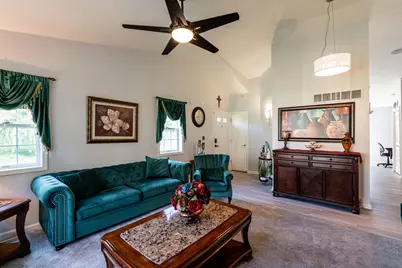 5201 S Tuckaway Blvd, Greenfield, WI 53221 - Photo 11