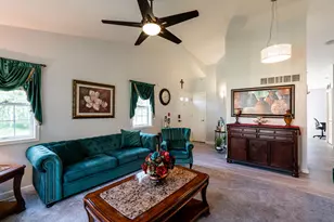 5201 S Tuckaway Blvd, Greenfield, WI 53221 - Photo 11