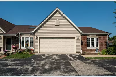 5201 S Tuckaway Blvd, Greenfield, WI 53221 - Photo 1