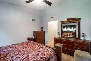 5201 S Tuckaway Blvd, Greenfield, WI 53221 - Photo 23