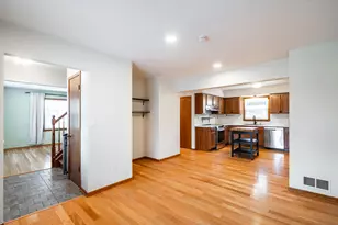 132 W Juniper Dr, Grafton, WI 53024 - Photo 11