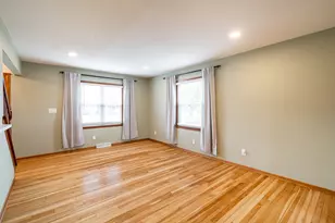 132 W Juniper Dr, Grafton, WI 53024 - Photo 3