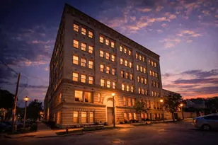 904 E Pearson St, Milwaukee, WI 53202 - Photo 29