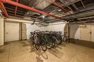 904 E Pearson St, Milwaukee, WI 53202 - Photo 23