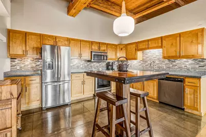 904 E Pearson St #501, Milwaukee, WI 53202 - Photo 7