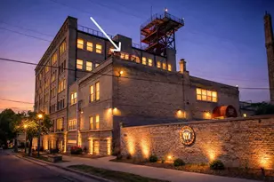 904 E Pearson St, Milwaukee, WI 53202 - Photo 27