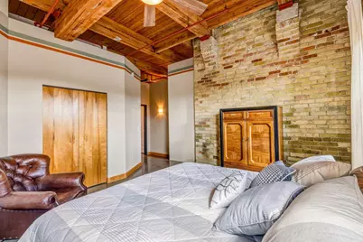 904 E Pearson St #501, Milwaukee, WI 53202 - Photo 13