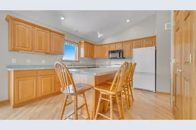 126  Southgate Dr, Eden, WI 53019 - Photo 11