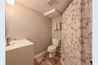 W158N5725  Elmway Dr, Menomonee Falls, WI 53051 - Photo 27