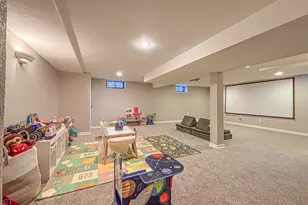 W158N5725 Elmway Dr, Menomonee Falls, WI 53051 - Photo 21