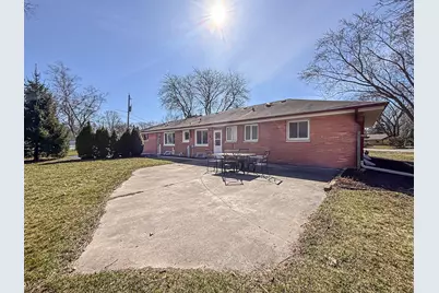 W158N5725  Elmway Dr, Menomonee Falls, WI 53051 - Photo 31