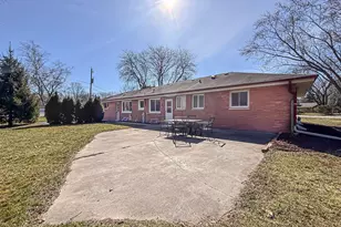 W158N5725 Elmway Dr, Menomonee Falls, WI 53051 - Photo 31