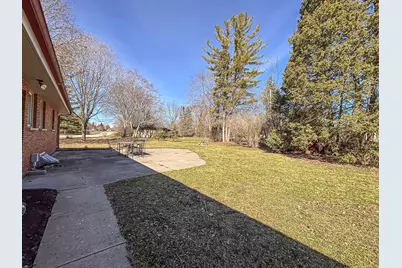 W158N5725  Elmway Dr, Menomonee Falls, WI 53051 - Photo 29