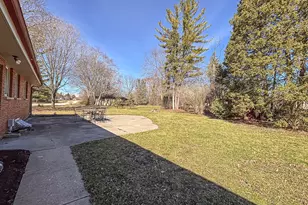 W158N5725 Elmway Dr, Menomonee Falls, WI 53051 - Photo 29