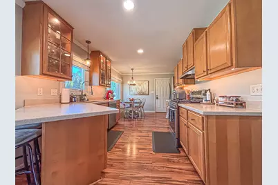 W158N5725  Elmway Dr, Menomonee Falls, WI 53051 - Photo 9