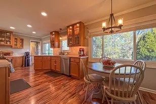 W158N5725 Elmway Dr, Menomonee Falls, WI 53051 - Photo 13