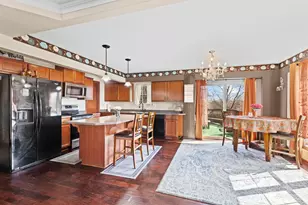 9502 W Parkland Ct, Milwaukee, WI 53224 - Photo 5