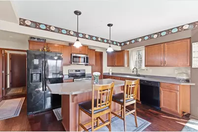 9502 W Parkland Ct, Milwaukee, WI 53224 - Photo 7