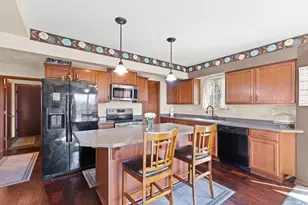 9502 W Parkland Ct, Milwaukee, WI 53224 - Photo 7