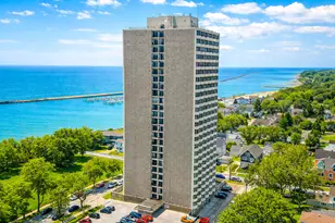 2525 S Shore Dr, Milwaukee, WI 53207 - Photo 1