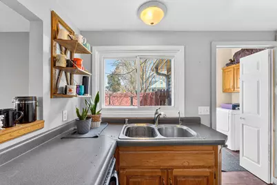 313 W Roberta Ave, Waukesha, WI 53186 - Photo 11