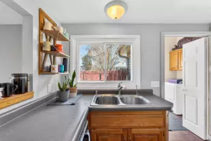 313 W Roberta Ave, Waukesha, WI 53186 - Photo 11