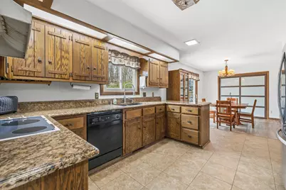 7224  Maple Ln, Hartford, WI 53027 - Photo 9