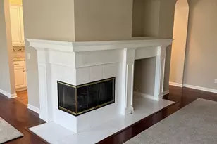 W233N3088 Oakmont Ct, Pewaukee, WI 53072 - Photo 5