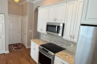 W233N3088 Oakmont Ct, Pewaukee, WI 53072 - Photo 9