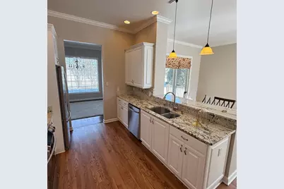 W233N3088  Oakmont Ct #B, Pewaukee, WI 53072 - Photo 9