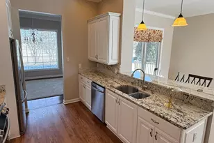 W233N3088 Oakmont Ct, Pewaukee, WI 53072 - Photo 9