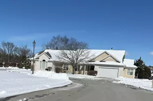 W233N3088 Oakmont Ct, Pewaukee, WI 53072 - Photo 25