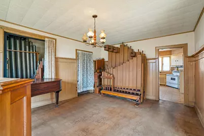 4055 S 103rd St, Greenfield, WI 53228 - Photo 7