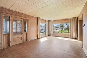 4055 S 103rd St, Greenfield, WI 53228 - Photo 3