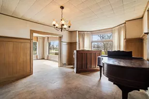 4055 S 103rd St, Greenfield, WI 53228 - Photo 9