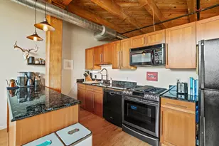 234 E Reservoir Ave, Milwaukee, WI 53212 - Photo 9