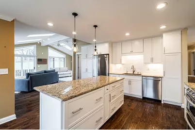 21710 W Ann Louise Ct, New Berlin, WI 53146 - Photo 13