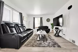 6555 N Bourbon St, Milwaukee, WI 53224 - Photo 33