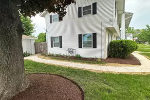 6555 N Bourbon St, Milwaukee, WI 53224 - Photo 19