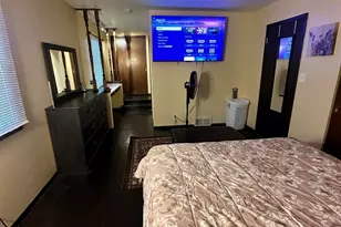 6555 N Bourbon St, Milwaukee, WI 53224 - Photo 77