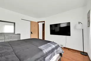 6555 N Bourbon St, Milwaukee, WI 53224 - Photo 51