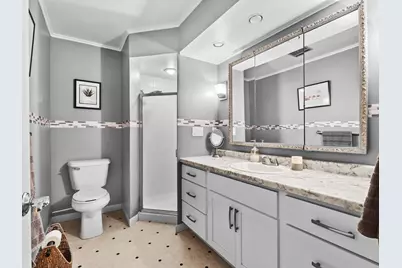 1616  Ahrens St, Manitowoc, WI 54220 - Photo 7