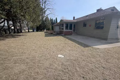 1616  Ahrens St, Manitowoc, WI 54220 - Photo 13