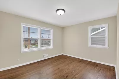 2303  Lawn St, Racine, WI 53404 - Photo 13