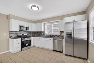 2303 Lawn St, Racine, WI 53404 - Photo 7