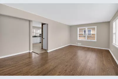 2303  Lawn St, Racine, WI 53404 - Photo 5