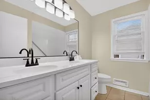 2303 Lawn St, Racine, WI 53404 - Photo 11