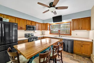 10806 W Freistadt Rd, Mequon, WI 53097 - Photo 3